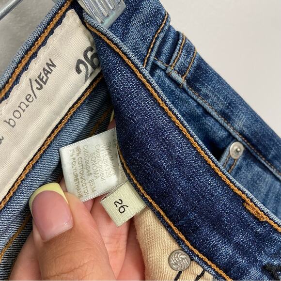 Rag & Bone Sonoma Raw Hem Capri Ankle Skinny
Slim Jean Size 26 - Picture 9 of 10
